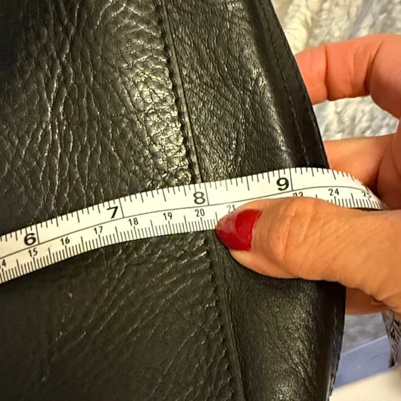 Elegant Black Leather Women's Bag - Picture 5 of 6